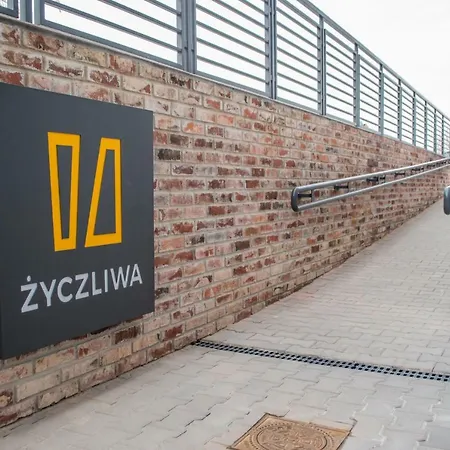 Zyczliwa Centrum Konferencyjno-sportowe *